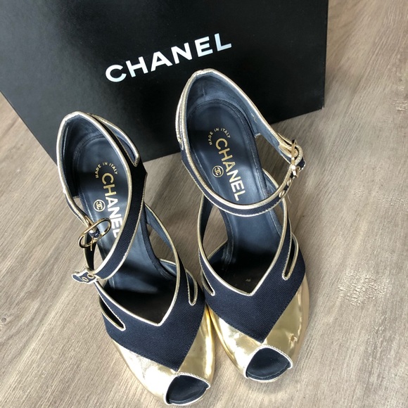 CHANEL NAVY CANVAS PEEP TOE - Picture 3 of 7